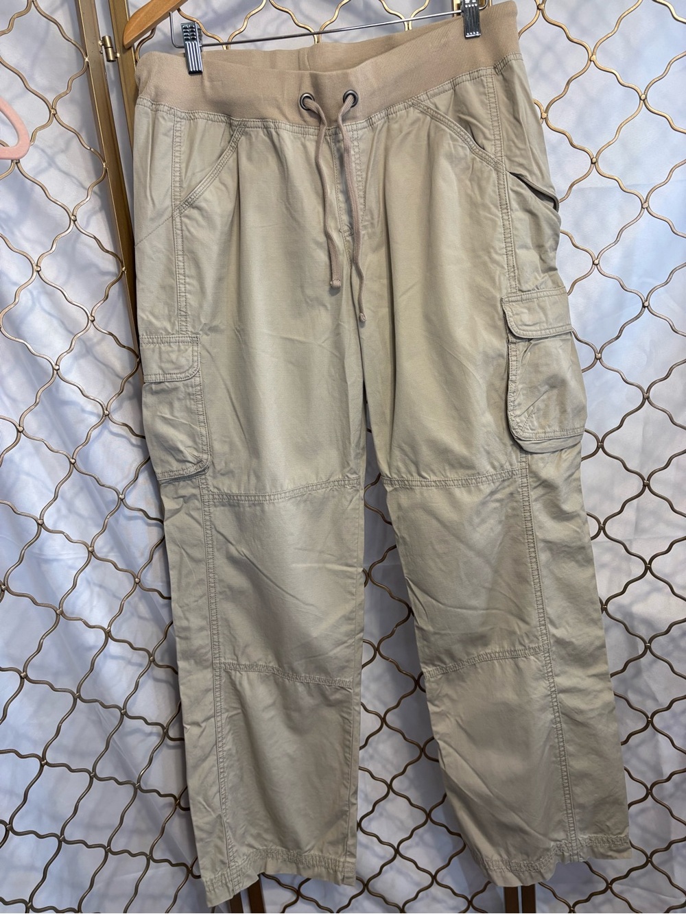 Cabela's Women's Tan Cargo Outdoor Activity Pants with Drawstring Waist size L